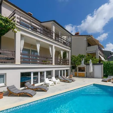 Goga Suburban Holiday home