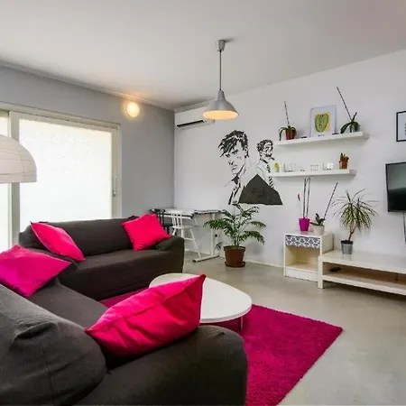 Goga Suburban Holiday home *